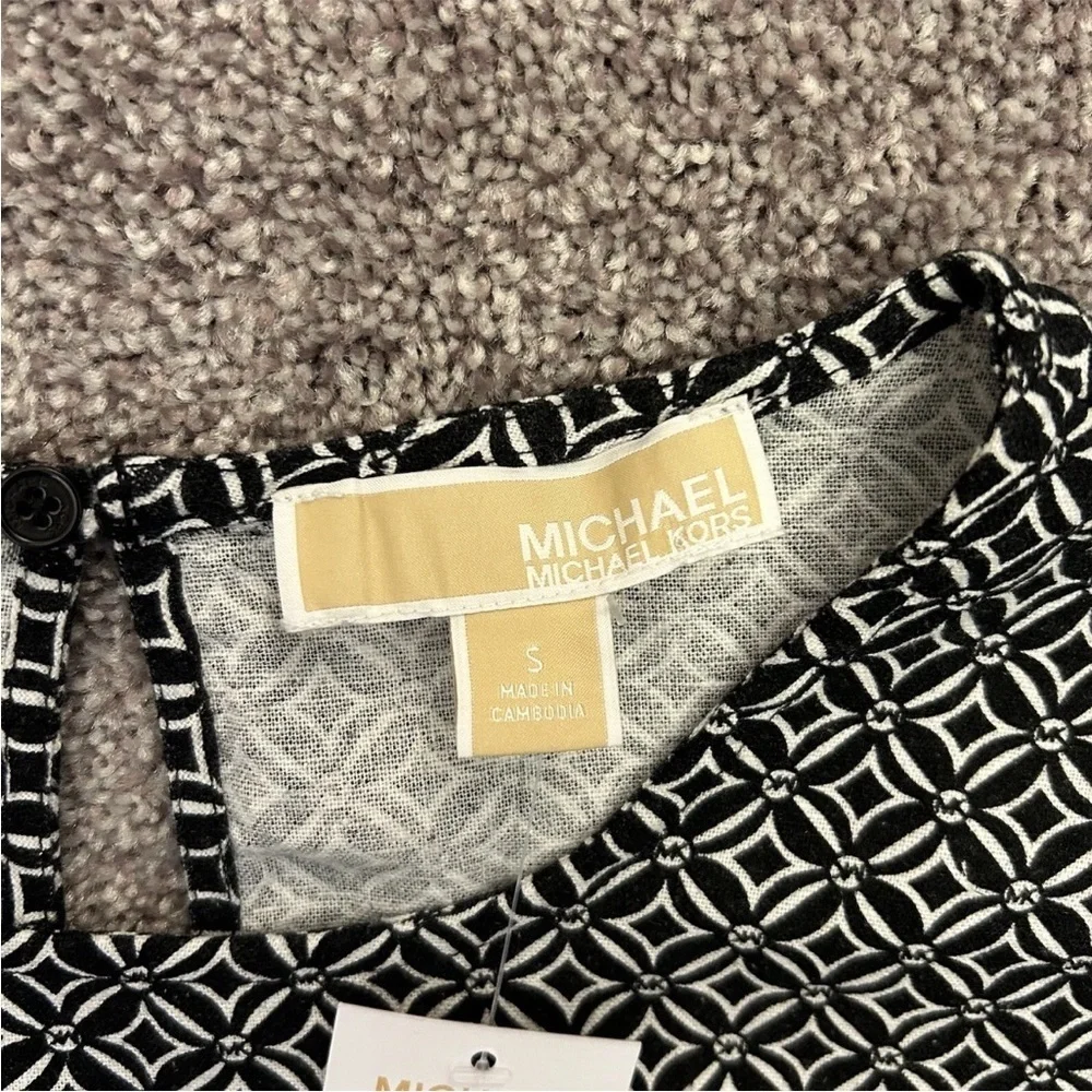 Michael Kors Women's Short Sleeves Crew Neck Linen Blend Top Size S - NWT $88